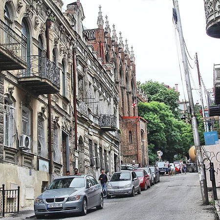 Holiday House Тбилиси Экстерьер фото