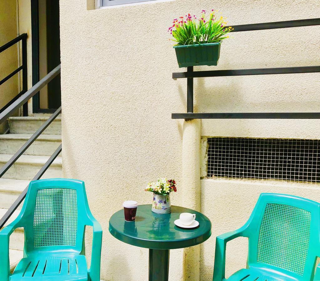 Holiday House Тбилиси Экстерьер фото